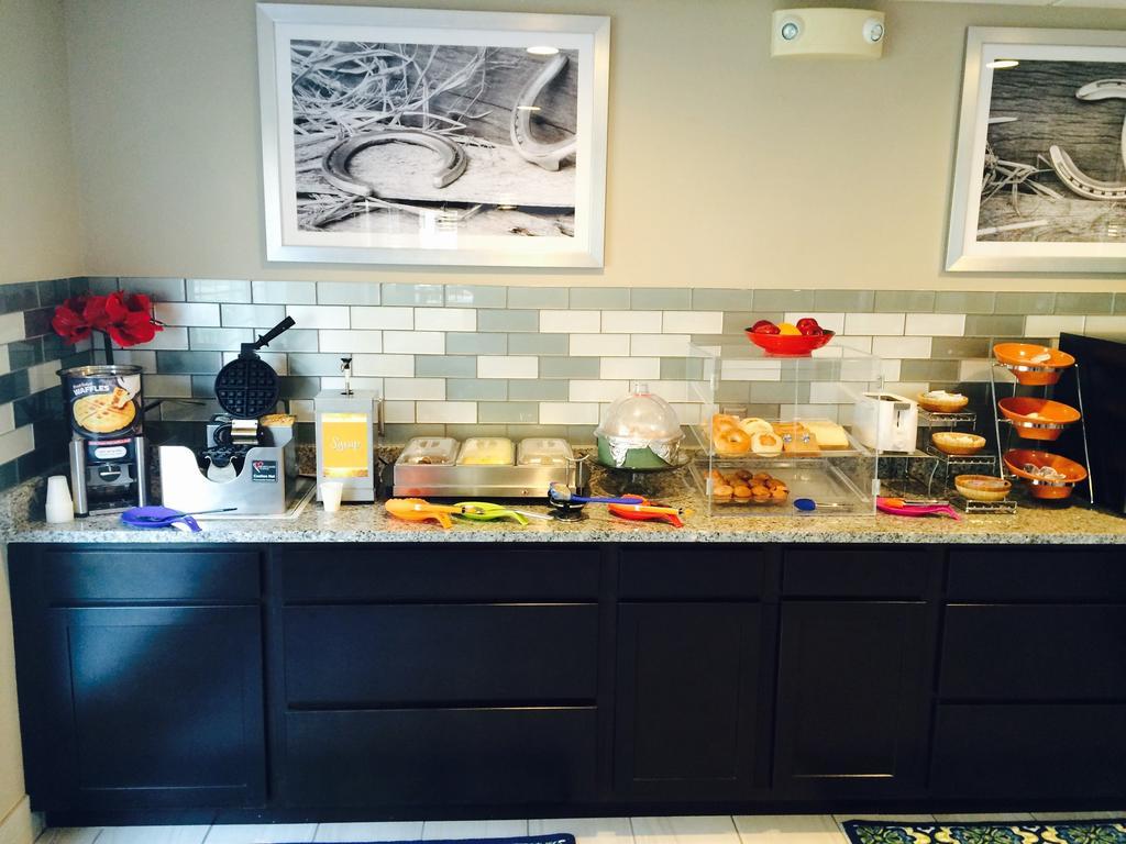 Guesthouse Inn & Suites Lexington Eksteriør bilde