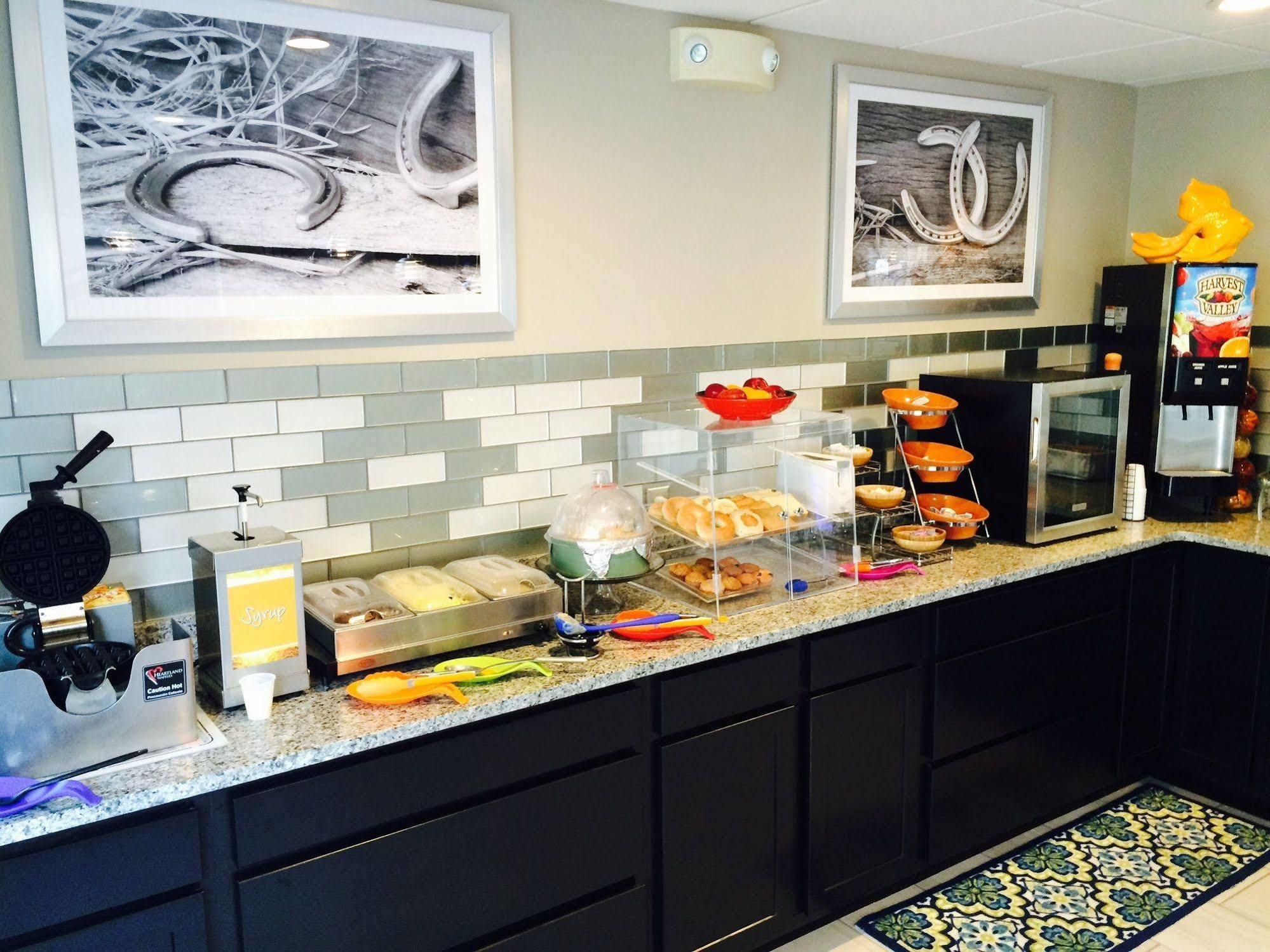 Guesthouse Inn & Suites Lexington Eksteriør bilde